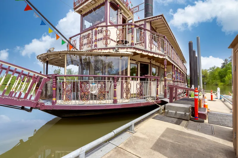 Slide: The Image of Custom Howdy Eidelman Sternwheeler - Jack Sarin 1990 - 110