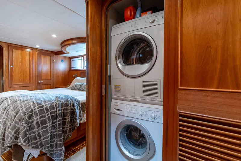 Slide: The Image of Outer Motor Yacht 2009 - 16