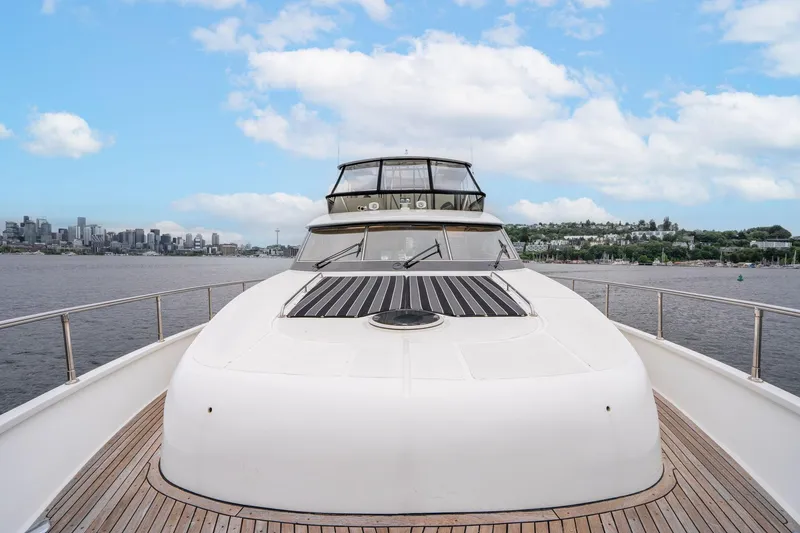 Slide: The Image of Vitech 68' Vitech Pilothouse 1999 - 83