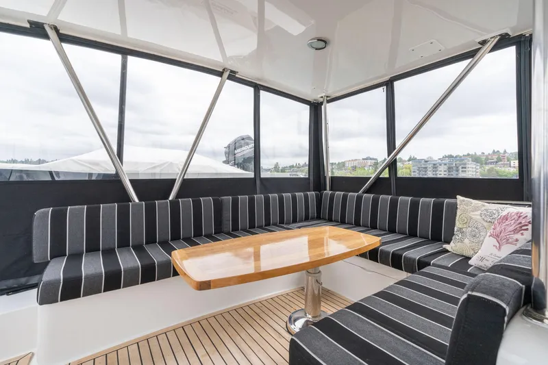 Slide: The Image of Vitech 68' Vitech Pilothouse 1999 - 71