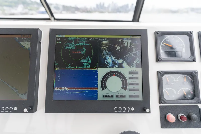 Slide: The Image of Vitech 68' Vitech Pilothouse 1999 - 69