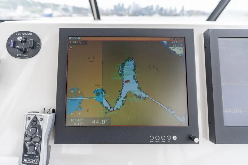Slide: The Image of Vitech 68' Vitech Pilothouse 1999 - 68