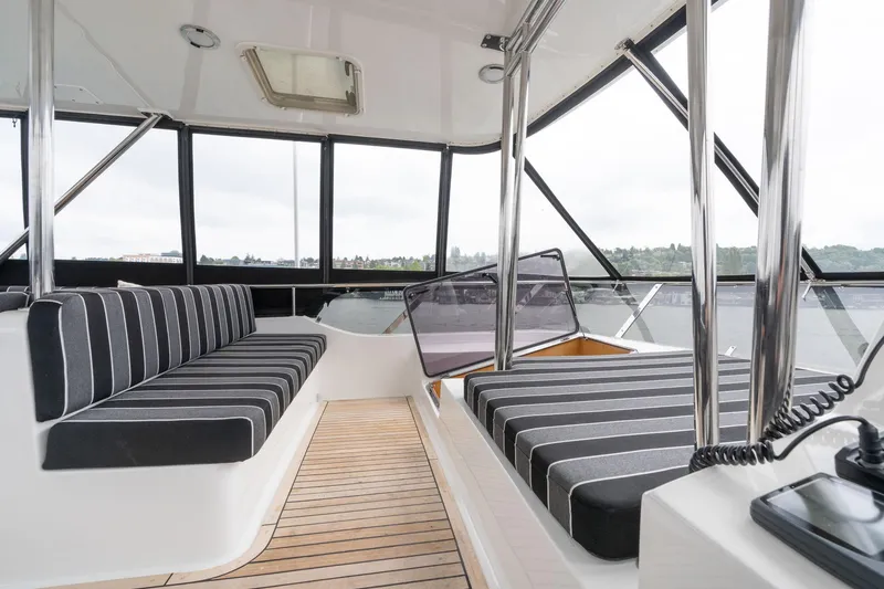 Slide: The Image of Vitech 68' Vitech Pilothouse 1999 - 62