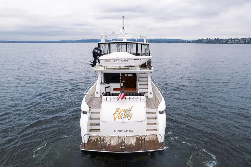 Slide: The Image of Vitech 68' Vitech Pilothouse 1999 - 100