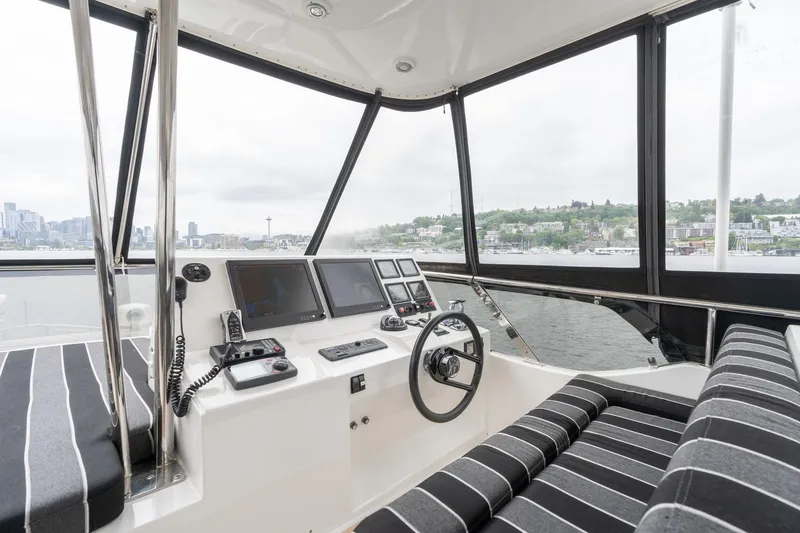 Slide: The Image of Vitech 68' Vitech Pilothouse 1999 - 64