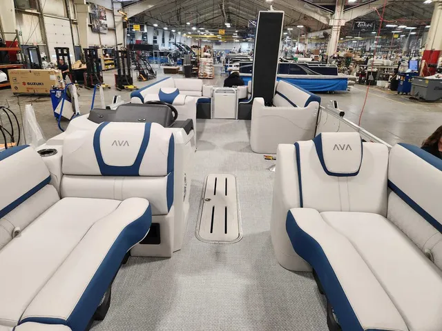 Slide: The Image of Avalon 2585 25 Catalina QL 2026 - 15