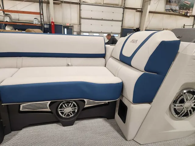 Slide: The Image of Avalon 2585 25 Catalina QL 2026 - 16