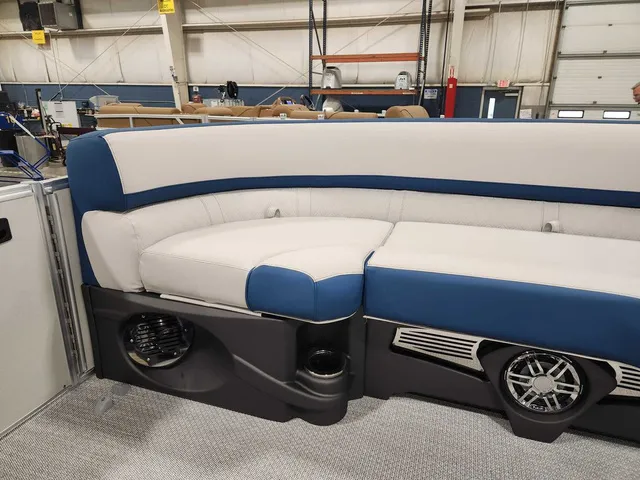 Slide: The Image of Avalon 2585 25 Catalina QL 2026 - 18