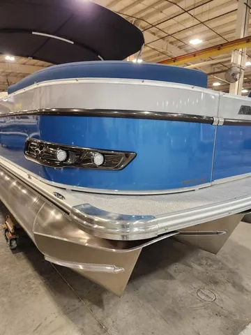 Slide: The Image of Avalon 2585 25 Catalina QL 2026 - 2