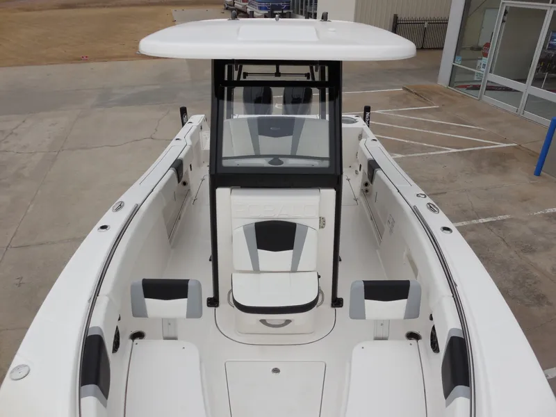 Slide: The Image of Robalo R270 2023 - 15