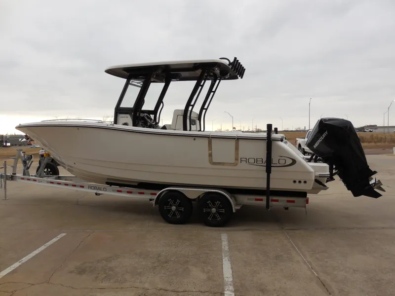 Slide: The Image of Robalo R270 2023 - 6