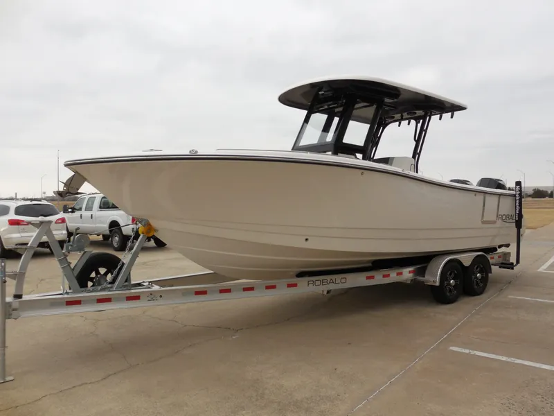 Slide: The Image of Robalo R270 2023 - 7