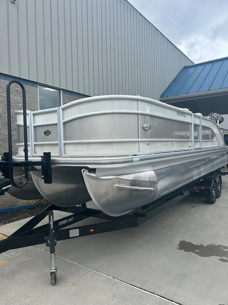 Slide: The Image of Barletta L25U Tritoon w/ 250hp Mercury 2019 - 4