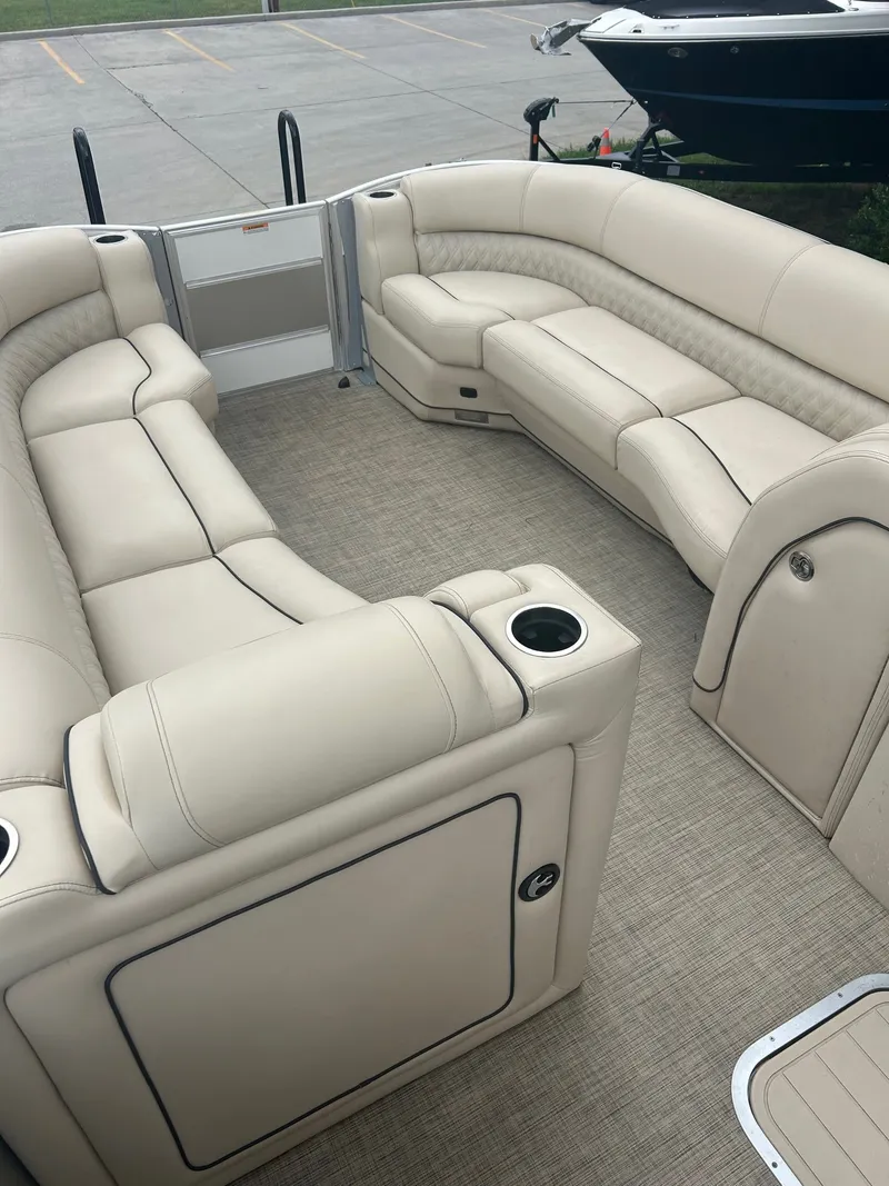 Slide: The Image of Barletta L25U Tritoon w/ 250hp Mercury 2019 - 7