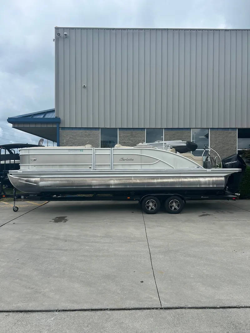 The Image of Barletta L25U Tritoon w/ 250hp Mercury 2019 - 0