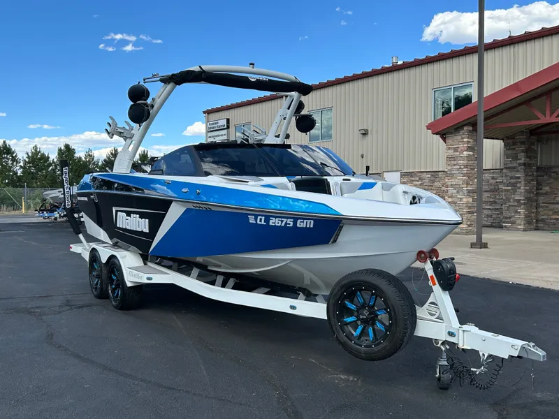 Slide: The Image of Malibu 23 LSV 2020 - 1