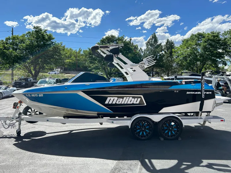 Slide: The Image of Malibu 23 LSV 2020 - 6