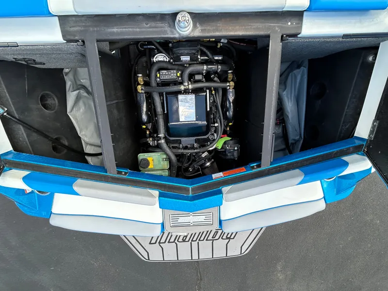 Slide: The Image of Malibu 23 LSV 2020 - 18