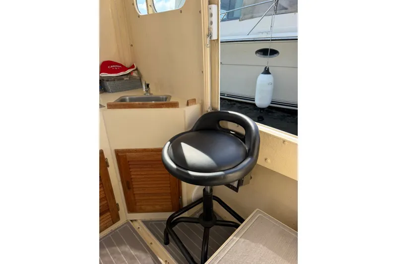 Slide: The Image of Rosborough RF-246 Custom Wheelhouse 2001 - 41