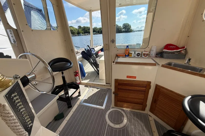 Slide: The Image of Rosborough RF-246 Custom Wheelhouse 2001 - 42