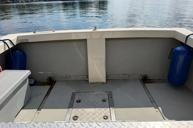Slide: The Image of Rosborough RF-246 Custom Wheelhouse 2001 - 13