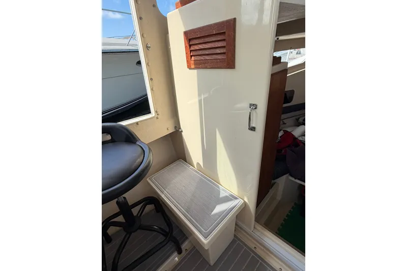 Slide: The Image of Rosborough RF-246 Custom Wheelhouse 2001 - 22