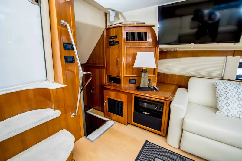 Slide: The Image of Carver Yachts 466 Motor Yacht 2004 - 19