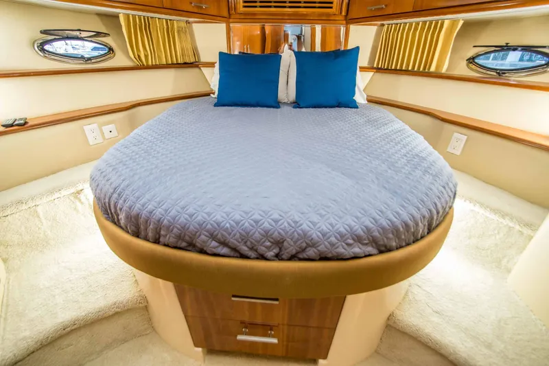 Slide: The Image of Carver Yachts 466 Motor Yacht 2004 - 23