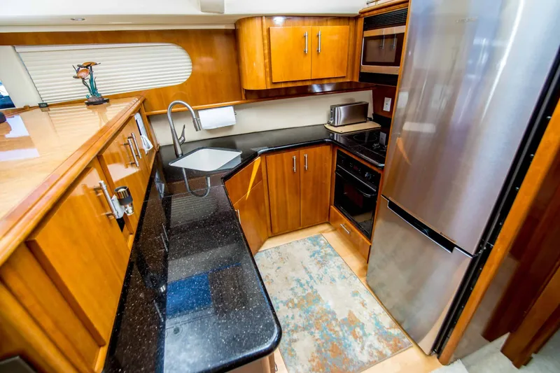 Slide: The Image of Carver Yachts 466 Motor Yacht 2004 - 21