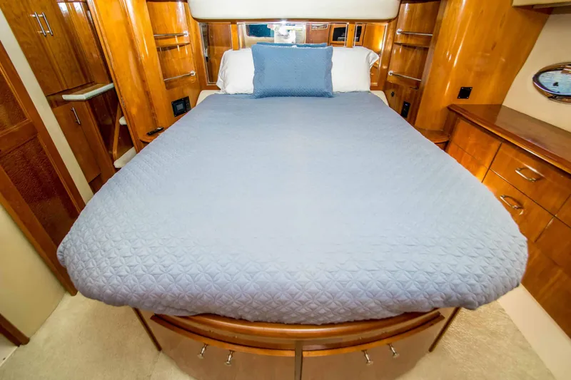 Slide: The Image of Carver Yachts 466 Motor Yacht 2004 - 24