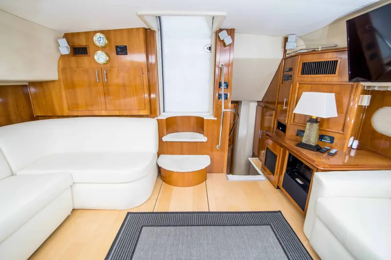 Slide: The Image of Carver Yachts 466 Motor Yacht 2004 - 15