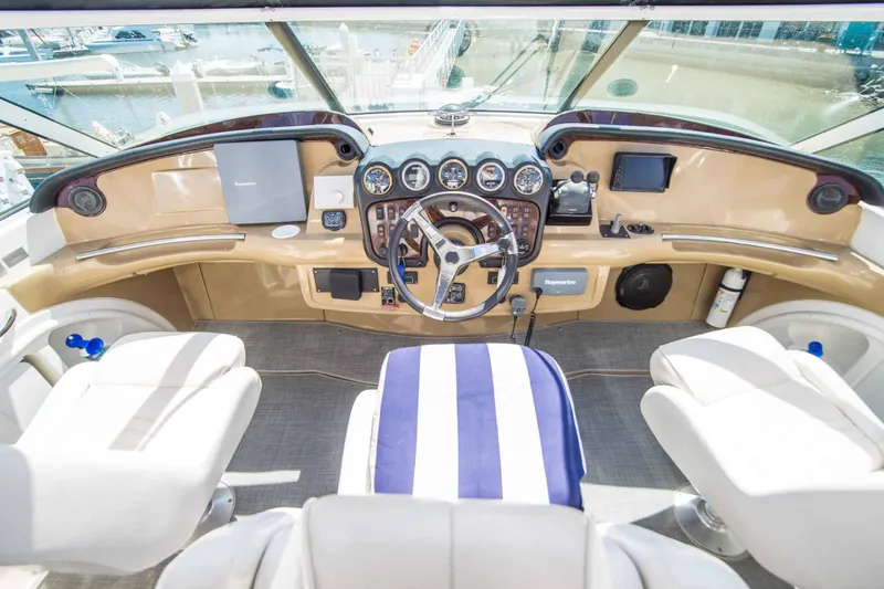 Slide: The Image of Carver Yachts 466 Motor Yacht 2004 - 10