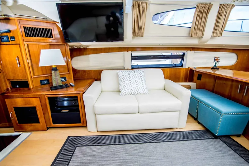 Slide: The Image of Carver Yachts 466 Motor Yacht 2004 - 16