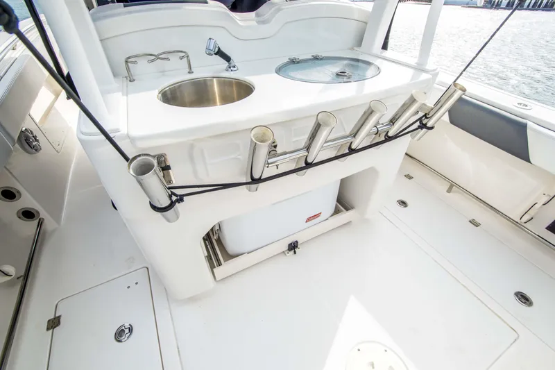 Slide: The Image of Robalo R302 Center Console 2018 - 11