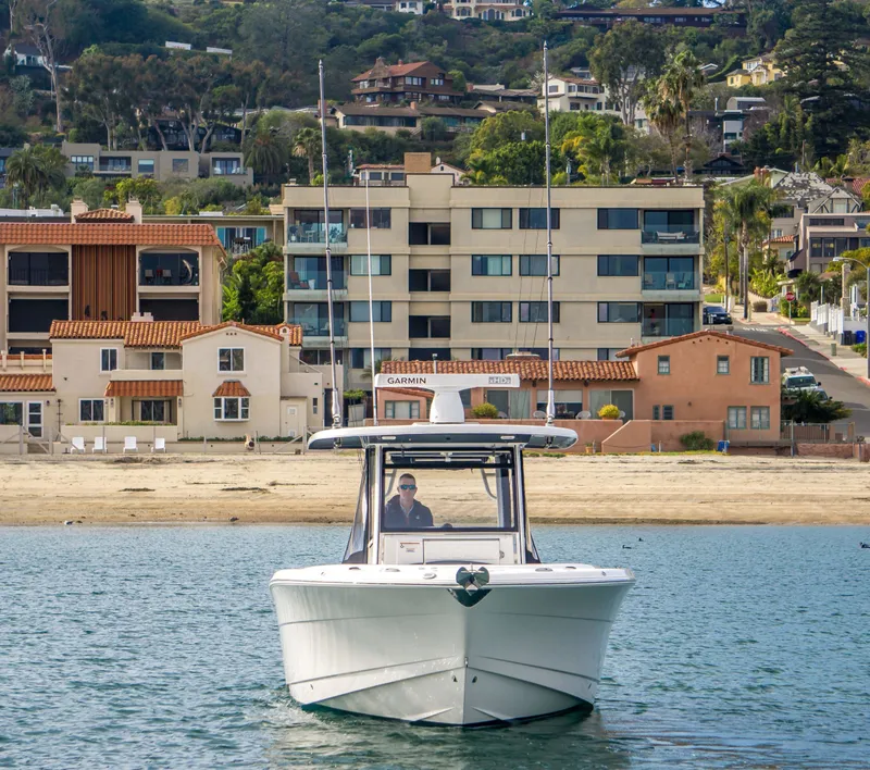 Slide: The Image of Robalo R302 Center Console 2018 - 4