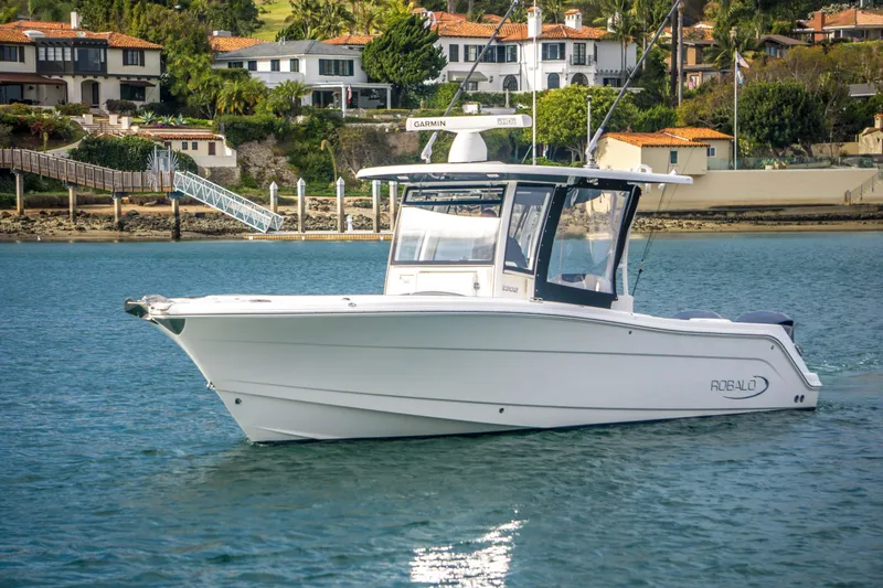 Slide: The Image of Robalo R302 Center Console 2018 - 3