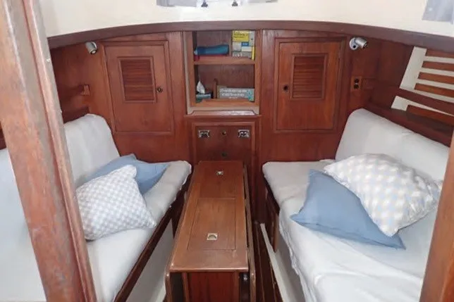 Slide: The Image of Nonsuch 30 Classic 1980 - 35