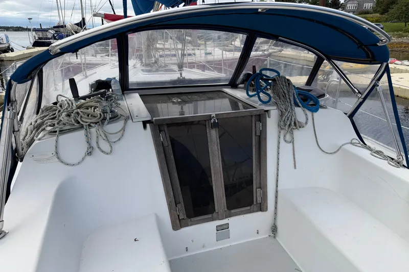 Slide: The Image of Catalina 36 MkII 1995 - 20
