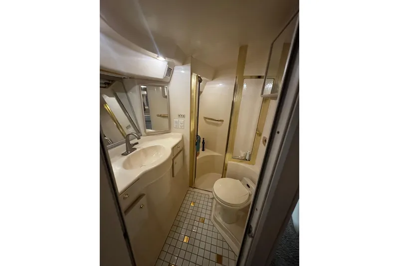 Slide: The Image of Sea Ray 500 Sundancer 1996 - 21