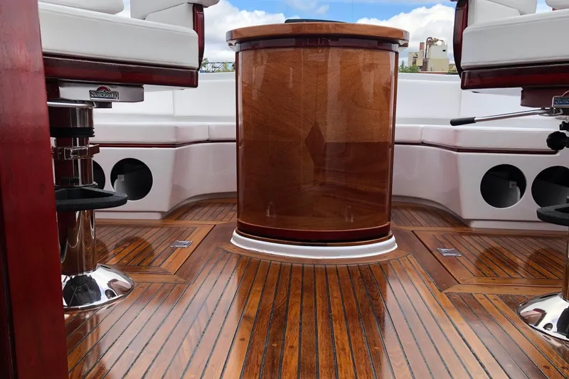Slide: The Image of Runabout Custom Hybrid 45 2020 - 12