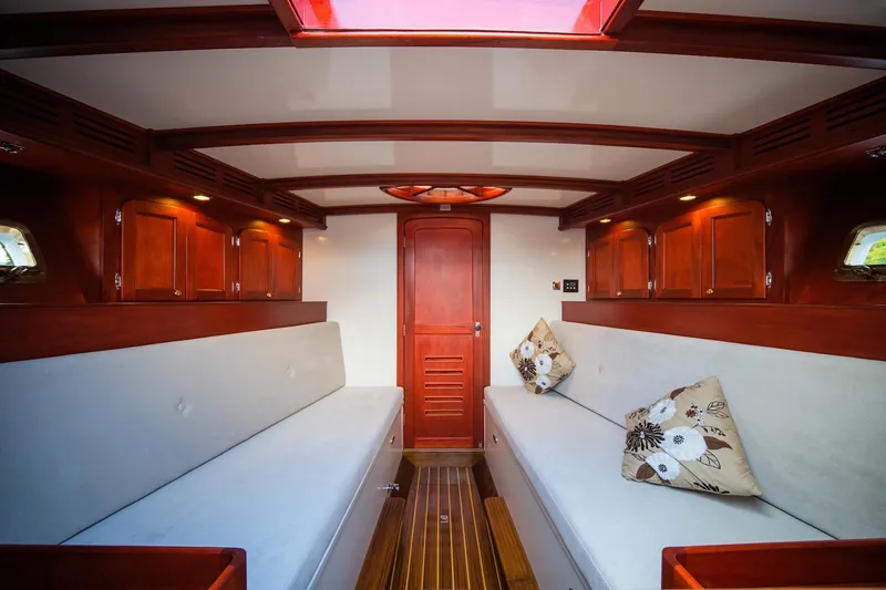 Slide: The Image of Runabout Custom Hybrid 45 2020 - 13
