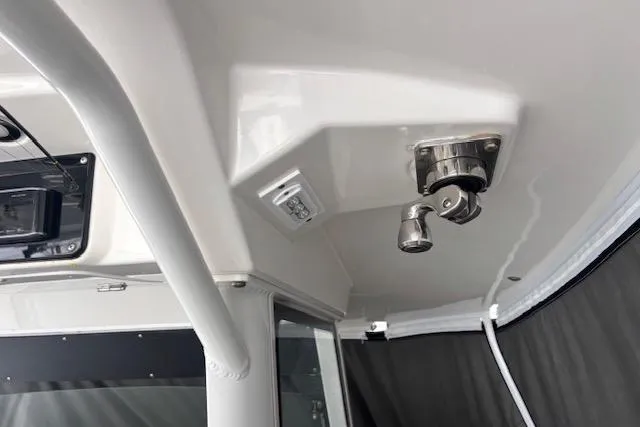 Slide: The Image of Everglades 435 Center Console 2018 - 38