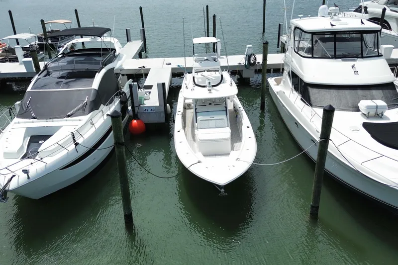 Slide: The Image of Everglades 435 Center Console 2018 - 1