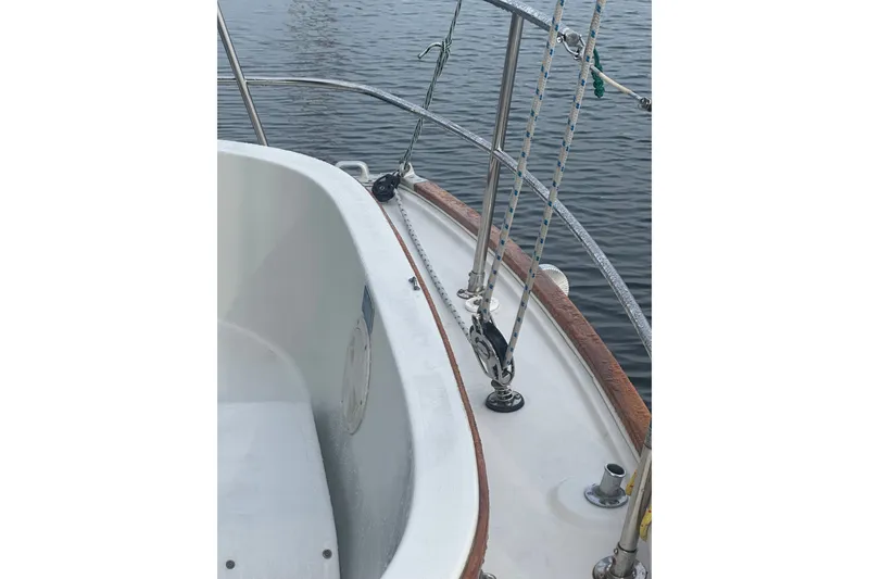 Slide: The Image of Nonsuch 30 Ultra 1985 - 13