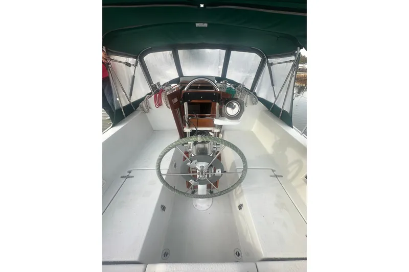 Slide: The Image of Nonsuch 30 Ultra 1985 - 17