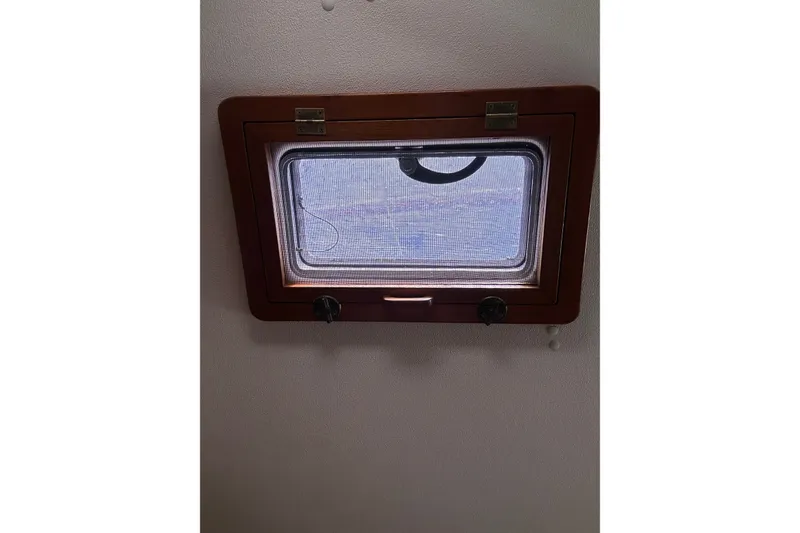 Slide: The Image of Nonsuch 30 Ultra 1985 - 72