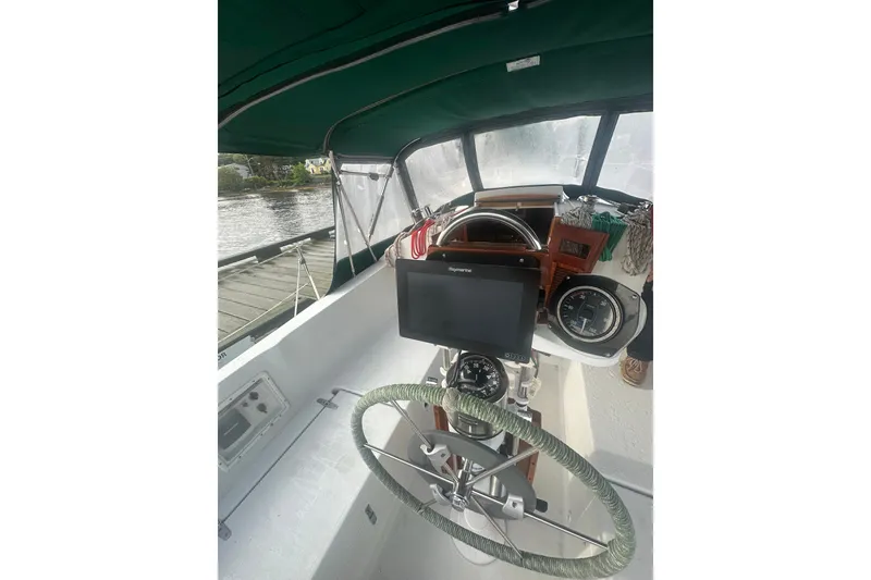 Slide: The Image of Nonsuch 30 Ultra 1985 - 63