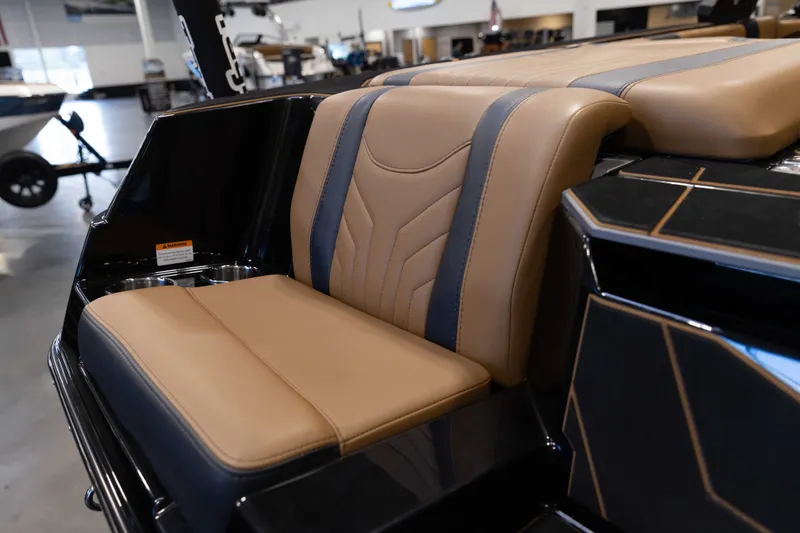 Slide: The Image of Malibu 25 LSV 2025 - 39