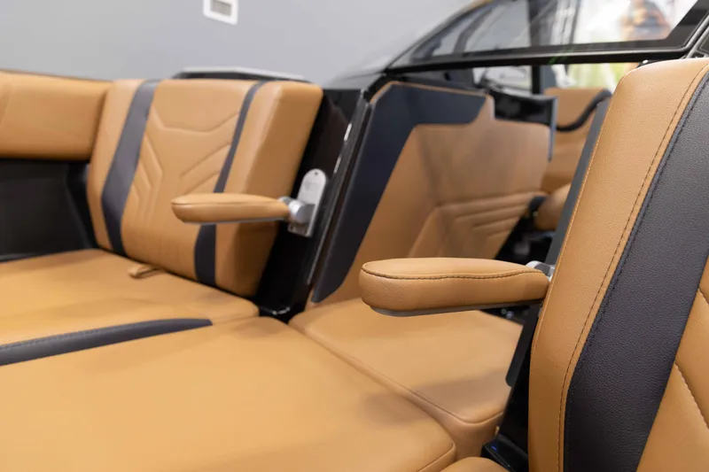 Slide: The Image of Malibu 25 LSV 2025 - 36