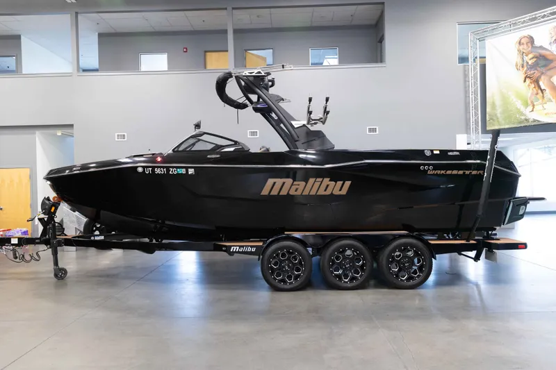 The Image of Malibu 25 LSV 2025 - 0